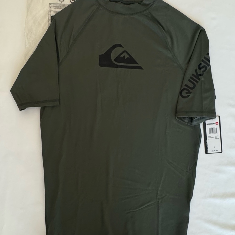 Quiksilver Men's L Olive Rash Guard